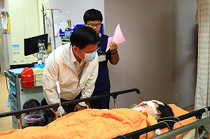 台中氣爆一死15傷  林佳龍醫院探視傷者
