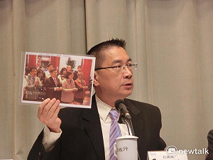 政府要「滅香」？徐國勇拿照片證明英全都拿香