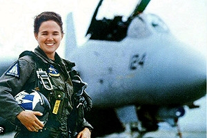 繁榮衛士持續教訓胡塞! 美海軍出現首位贏得空對空勝利的女飛行員