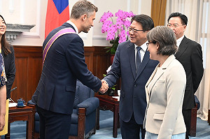 感動歐盟辦事處長高哲夫講台語 潘孟安盼續深化台歐交流