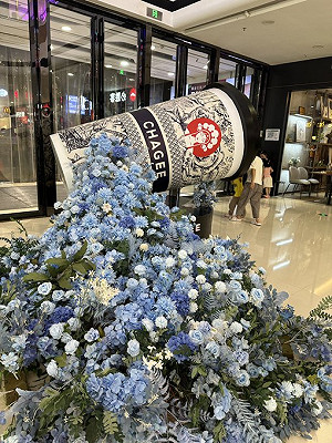 (影) 真夠「霸王」!  不爽男子給差評 「霸王茶姬」店員隔日上門要求刪評