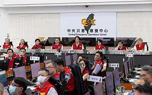 彭啟明首參與中央防災 曝女兒心聲：颱風天終於有爸爸在家