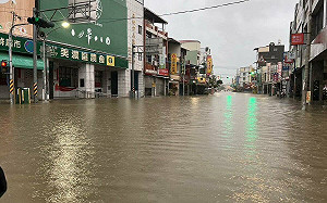 更新》放第四天颱風假!全台17個地區27日停班課 高雄市10區入列