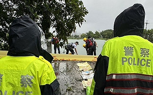 凱米颱風高雄傳第三人罹難  橋頭老翁深夜魚塭遇不測  