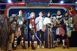 漫博會粉絲開門猛衝!「遊戲橘子」攤位擠爆