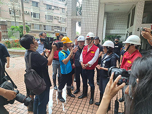 歷34小時馬拉松抽水! 高市三民區德山街大樓恢復送電