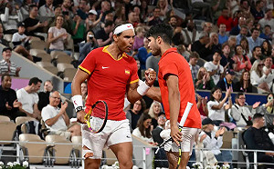 Nadal、 Alcaraz組夢幻男雙 首輪直落二取勝