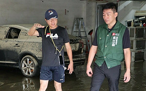 視察高雄校園災情   教育局長感謝各界協助學校復原