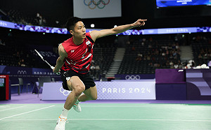 奧運羽球周天成首戰奏捷 認為場地不好打還需調整