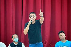 連勝文挺謝國樑 拍桌嗆民進黨:找一堆鳥出來亂