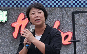 轟謝國樑車站發文宣違反台鐵規範 鄭文婷：當選戰打就該守法！ 