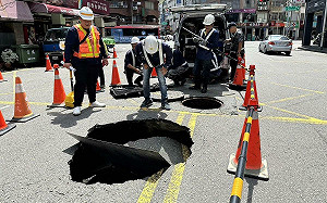 凱米過後留下多處坑洞 高市府跨局處動員恢復市容