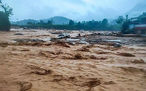 印度喀拉拉邦大山崩! 151死200多失蹤 持續大雨阻撓救援行動