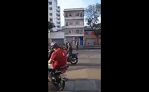 (影) 委內瑞拉全國暴動！ 軍警也加入示威 抗議者佔領首都機場 要軍方推翻馬杜洛