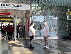 謝國樑車站發文宣直播遭趕 拆樑團體肯定台鐵維持行政中立