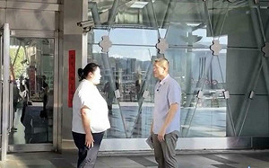 謝國樑赴基隆火車站站崗鞠躬 民進黨：不如專心市政