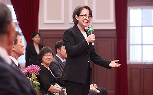 蕭美琴提出生地日本神戶 勉僑胞深化台日交流