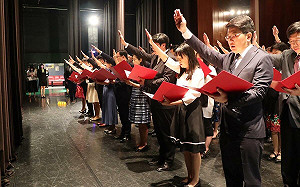 高市新卸任校長布達交接 李懷仁勉承先啟後、薪傳教育聖火