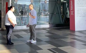 謝國樑天天到車站哈腰問早被｢驅離｣林俊憲：市長最忙時丟基隆的臉