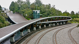 鑽石級綠建築「祝山站」被凱米重創!「工程零零落落」遭質疑 林鐵處說話了