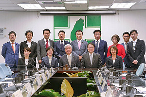 日本前防衛大臣拜會民進黨 林右昌盼台日全方位深化合作