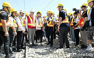 台鐵嘉義新營段明（2）日恢復通車 黃偉哲陪同卓揆關心搶修進度
