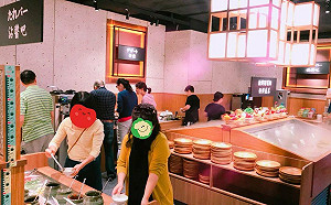 台中涮乃葉麻辣鍋底驚見蟑螂！衛生稽查結果曝光