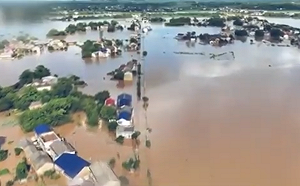 (影) 房屋瞬間沖毀 全村僅3人逃出！疑又是水庫洩洪釀禍 湖南30死35失蹤