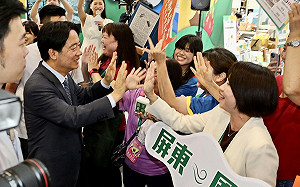 周春米率小農業者登台灣美食展 賴清德、潘孟安現身挺屏東