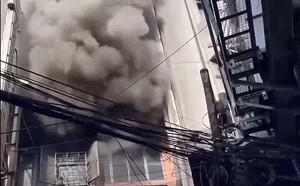 (影) 馬尼拉「中國城」疑餐廳氣爆起火 烈焰沖天 至少11人死亡