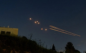 (影) 真主黨開復仇第一槍! 向以色列發動大規模襲擊 數十枚火箭彈呼嘯升空