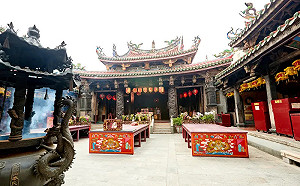 中元節宮廟普度　鹿港媽祖庇功德加倍