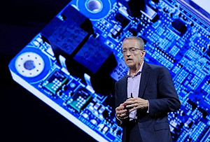 Intel創50年來最大跌幅! 市值蒸發逾300億美元 股東信心嚴重動搖