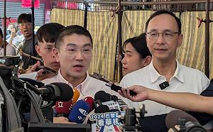 赴基隆挺謝國樑 朱立倫：罷免製造對立國無寧日