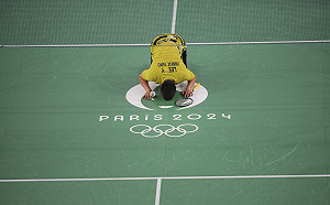 麟洋配奧運連霸！李洋親吻球場道別、王齊麟：一路走來真的不容易