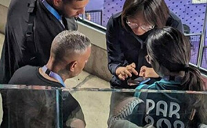 奧運羽球金牌戰中國派人盯梢 外國觀眾傻眼加入挺台