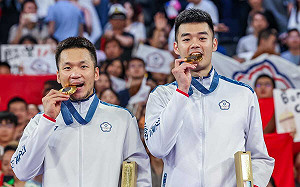 麟洋配金牌！李洋「碎碎念」成勝利關鍵？高中師母揭密