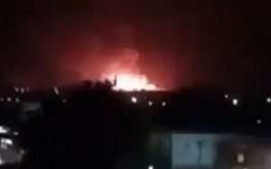 (影) Su-34又挨轟! 俄空軍基地連續爆炸大火沖天 空中戰機也被擊落 飛行員急彈射 