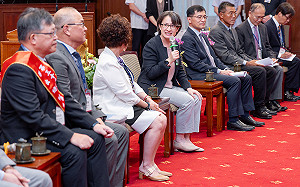 蕭美琴盼與產學合作培養人才 為台灣經濟共同努力