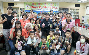 暑期食農教育營隊開鑼 吳立森與國中生體驗勞動活