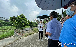 陳亭妃冒雨偕農水署會勘  爭取整建排水灌溉溝渠預算防堵淹水
