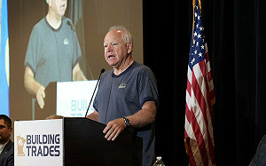 賀錦麗副手曾一舉翻轉選區獲青睞 華茲氣走炫耀夏皮羅