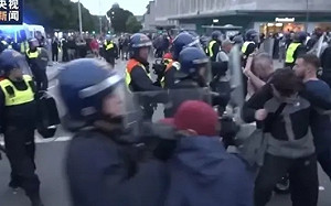 (影) 英國爆發13年來最大規模抗議! 超過400人被捕 中、澳使館籲注意安全