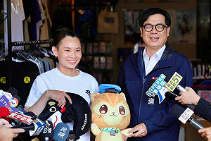 陳其邁登門探視 戴資穎:先養傷再準備後面的比賽