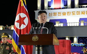 北韓新 250 輛導彈車交付 金正恩嗆「威懾美國及其走狗」