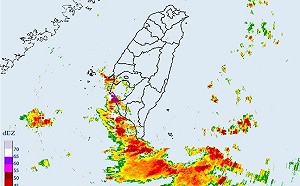 大雷雨轟南部！5縣市大雨特報 鄭明典曬圖示警：天氣不穩定