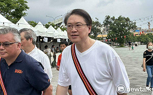 2026戰新北？赴鶯歌同框林郁婷母親  林右昌：推動民生議題最重要