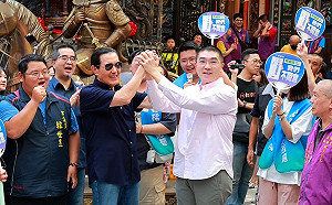 與謝國樑「勝利二握」挺反罷免 馬英九：謝看起來像壞蛋？