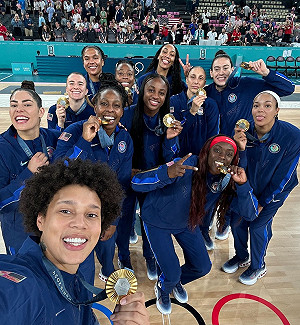 女籃笑納巴黎奧運最後一金!美國126面獎牌贏中國91面保龍頭地位