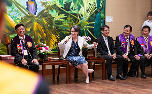 蕭美琴接見蕭氏宗親會　提蕭萬長「不同黨派但格外親切」